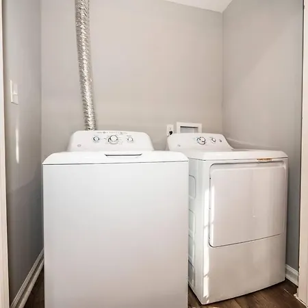 Newly Renovated 3 Bed/1 Bath For Visits To Dc/Umd! Apartment Hyattsville Exterior photo